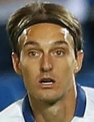 S. González