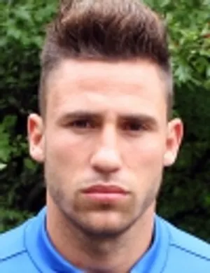 I. González