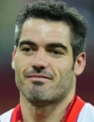A. López